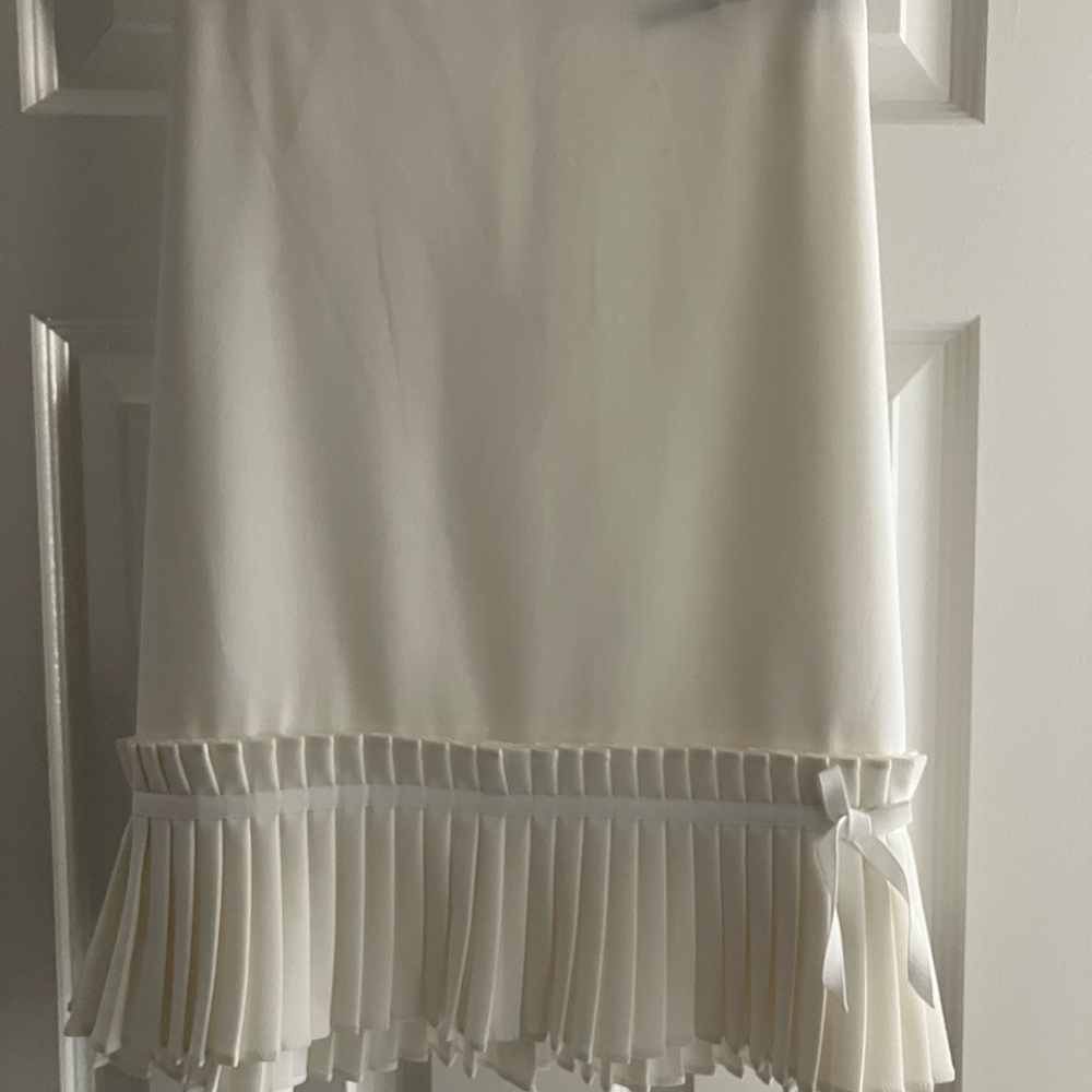 Larry Levine Cream Pencil Skirt with Pleated Hem